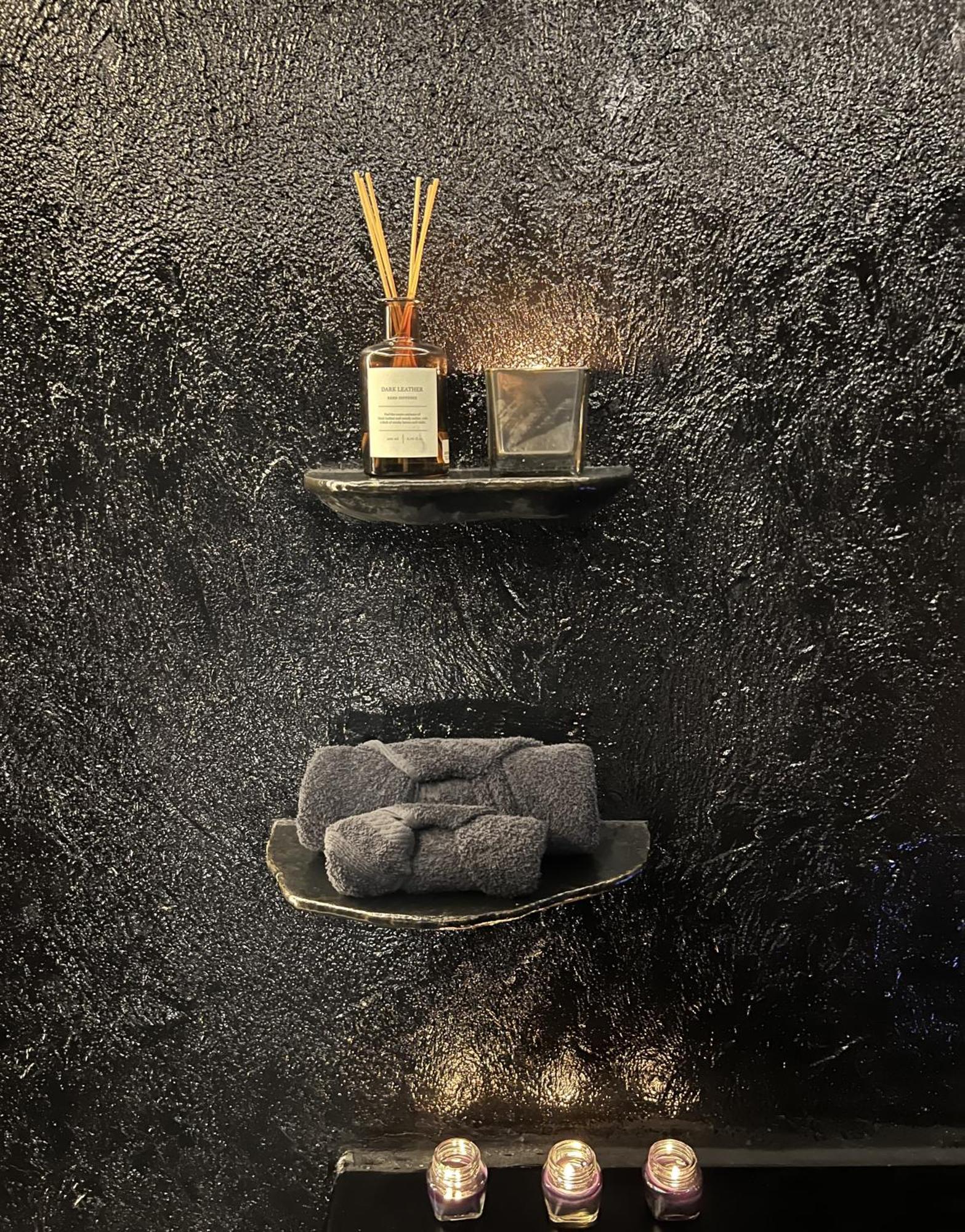 Doormat#13 Black Mirror Szaloniki Kültér fotó